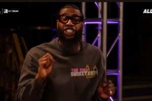 香波特：和詹姆斯打球你就不能過度做自己 我只能蹲底角太難受了