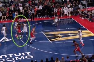 3+1！哈登三分命中同時造成米西一級惡意 打4分后快船還有球權(quán)