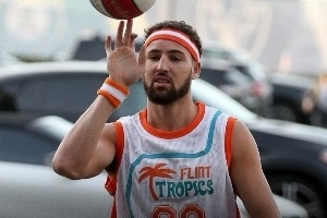 ESPN曬球員經(jīng)典萬(wàn)圣節(jié)造型：庫(kù)里化身拼圖殺人狂 老詹變恐怖小丑