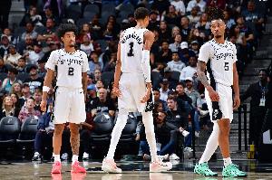 皮爾斯：馬刺有哈珀&瓦塞爾了 該用?？怂箵Q個能保護文班的人