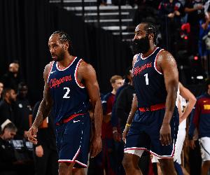 壓哨中投險(xiǎn)勝！哈登：萊昂納德 絕殺 就是這么簡(jiǎn)單