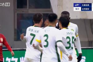 保級危？亞泰角球不設(shè)防主場先丟球，塞爾吉尼奧甩頭破門弒舊主！