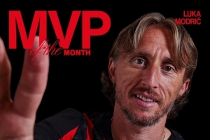 大師！40歲莫德里奇當(dāng)選米蘭10月最佳球員