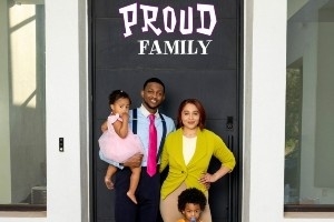 什么時(shí)候復(fù)出啊？福克斯一家四口萬(wàn)圣節(jié)裝扮模仿《驕傲一家親》