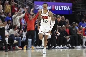 杜蘭特：我們需要小賈巴里的表現(xiàn) 每次蓋帽都是籃下的高光瞬間