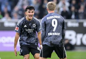 法蘭克福官方：中場烏尊肌肉受傷，缺席時(shí)間待定，祝盡快康復(fù)！