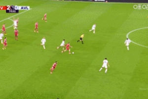 土豆你在干什么！維爾茨過頂長傳直接傳出邊線，隨后趕緊抬手抱歉