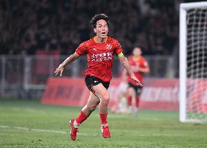 直播吧獨(dú)家對話邦本宜裕：很榮幸擔(dān)任鐵人隊(duì)長 球員基本功很重要