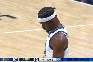 巨扎實的腳步！巴特勒突破轉(zhuǎn)身打西卡壓哨2+1！