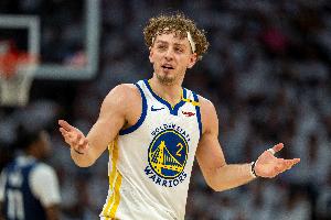 可圈可點(diǎn)！波杰姆斯基10中6拿到16分4板3助1斷1帽0失誤 正負(fù)值+7