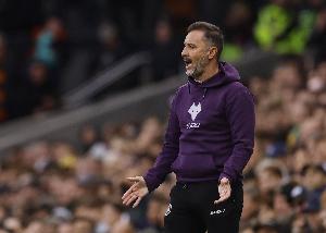 決策失誤？狼隊(duì)開季4連敗后選擇與佩雷拉續(xù)約3年，現(xiàn)又將其解雇