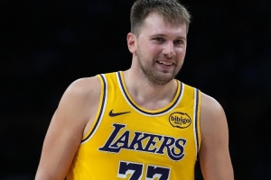 東契奇：通常我與里夫斯都有好表現(xiàn)但今天不是 好在全隊(duì)都站出來