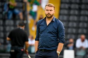 維羅納主帥：比塞克犯規(guī)很危險我們本有機會射門 自豪球隊的表現(xiàn)