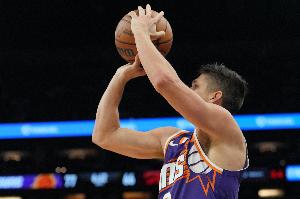 這誰頂?shù)米?！太陽三分如雨全?3投19中