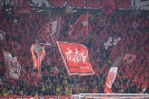 解說員：極端球迷訓(xùn)話風(fēng)氣需改一改，不是外國什么東西都是好的