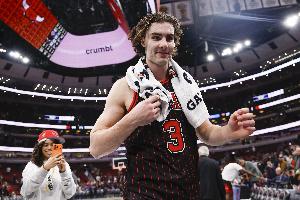 無所不能！本賽季目前僅兩人能做到場均20+8+8：吉迪、約基奇