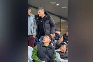 來考察誰？記者：U22國足主帥安東尼奧現(xiàn)場觀戰(zhàn)海牛vs三鎮(zhèn)