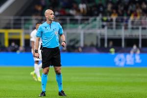 巴薩客戰(zhàn)布魯日裁判名單：安東尼-泰勒掌哨 阿特維爾負責(zé)VAR