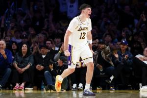 拉拉維亞：現(xiàn)在有機(jī)會(huì)扣籃一定會(huì)選擇扣 我的籃球智商挺高的