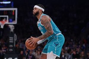 殺傷力十足！邁爾斯-布里奇斯18中7拿到29分6助 罰球12中12