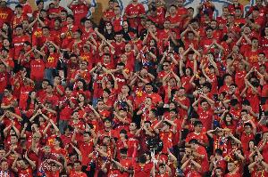 贏球即沖超！足球報：銅梁龍仍握有優(yōu)勢，末輪需要“重慶血性”