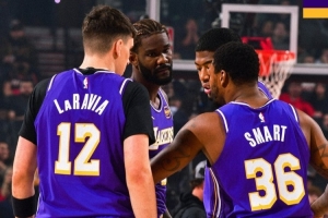 殘陣紫金軍破敵！美網(wǎng)友：2020以來最特別湖人 誰說雷迪克不行？