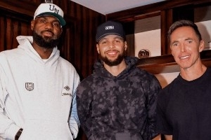 詹庫聯(lián)手！庫里將做客詹姆斯最新一期播客節(jié)目 期待值拉滿！