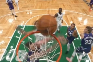 南村群童欺我老無力！杰倫-布朗投籃打鐵 米諾特彈射起飛隔扣樂福