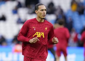 魯尼談范戴克：作為評(píng)論員我需表達(dá)自己看法，他確實(shí)沒(méi)前幾年出色