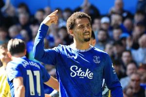 上賽季以來(lái)英超僅5人左右腳進(jìn)球皆5+：薩拉赫、恩迪亞耶在列