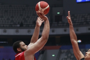 記者：杰曼和斯佩爾曼都已經(jīng)拿到簽證 將很快啟程前往北京