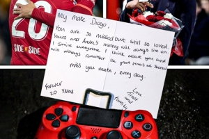 阿諾德寫(xiě)卡片紀(jì)念若塔：永遠(yuǎn)記得我們的美好時(shí)光，每天都在想念你