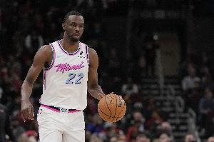 南海岸數(shù)學家！維金斯12中7貢獻17分2板2助1斷1帽 屢屢防守建功