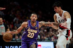 砍下25分6助！小尼克-史密斯談半場嘔吐：只是一點小狀況 我沒事