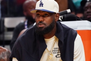 從吃開始！弗萊：當(dāng)老詹扭傷腳踝 他會(huì)立刻告訴廚師改變食譜