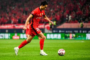 記者談海港失利：球隊(duì)板凳深度不夠，三個(gè)位置需引進(jìn)合格輪換球員