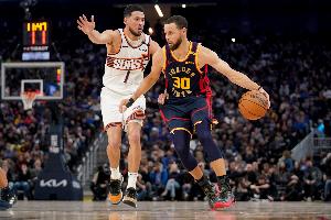 布克：沒和庫里聊過留隊話題 我認為我們都不會離開各自球隊