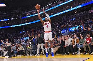 末節(jié)獨(dú)得10分！穆迪11中7&5記三分拿下24分5板2助1斷