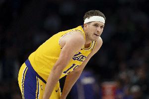 明日湖人戰(zhàn)馬刺！海斯大概率出戰(zhàn)里夫斯出戰(zhàn)成疑 詹姆斯等4人缺陣