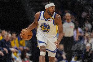 替補(bǔ)雙槍！穆迪&希爾德半場(chǎng)各扔進(jìn)3記三分 合砍24分！