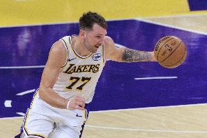 文班：東契奇是球探最難對付的球員之一 因?yàn)槠浔荣惱斫獬腥? >
                                        </div>
                                    </div>
                                    <div   id=