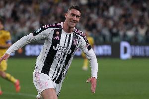 弗拉霍維奇尤文生涯前20場歐冠打進(jìn)9球，近20年僅少于C羅、伊瓜因