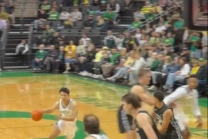 NCAA生涯首次助攻！林葳妙傳隊友吃餅 球迷高喊“Let’s go Wei”