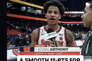 甜瓜兒子基揚大學(xué)首秀15分！詹姆斯：好樣的小侄子 向你致敬??