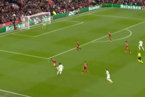 專克皇馬！布拉德利防死維尼修斯，極致卡位 干凈下鏟 造對(duì)手黃牌