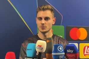 迪亞斯為紅牌道歉？斯坦尼西奇開玩笑：并沒有，我們感謝他的進(jìn)球