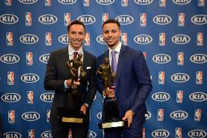 納什追著庫(kù)里滿場(chǎng)跑幾天后就退役？科爾：那是我們進(jìn)攻體系的開端