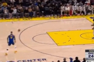 你在搞什么呢？追夢(mèng)發(fā)球直接送對(duì)手空位三分 科爾忍不了喊暫停了