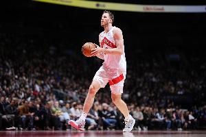 缺席了3場！猛龍迎戰(zhàn)雄鹿！珀?duì)柼貭枏?fù)出&有出場時(shí)間限制