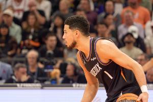 燃盡自己了！布克24中13&罰球11中11空砍38分 另有3板4助1斷